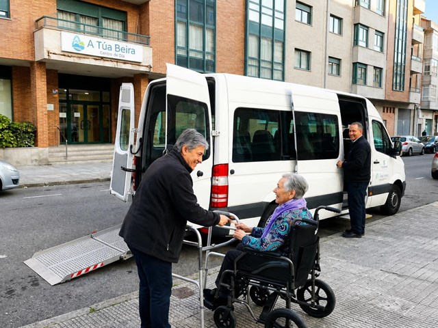 Transporte adaptado diario al centro de día en A Coruña